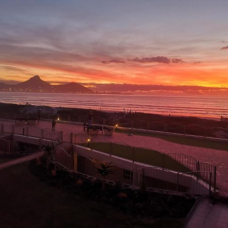 Lagoon Beach Neptune Isle Cape Town Exterior photo